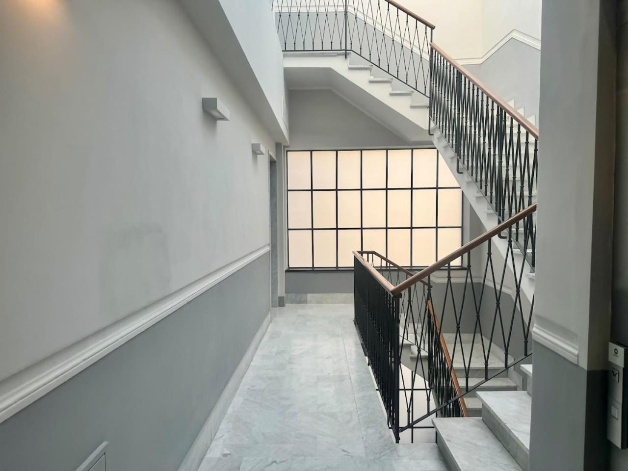 Lusso Dei Rolli Attico Pellicceria Con Terrazzo