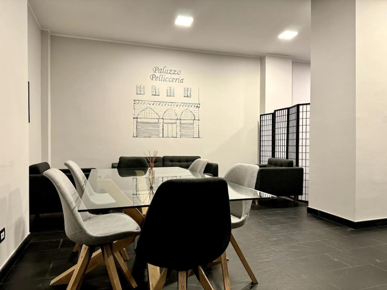 Lusso Dei Rolli Attico Pellicceria Con Terrazzo